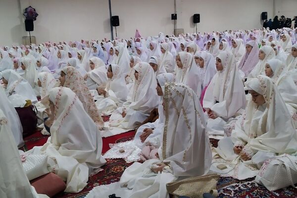 جشن فرشته‌ها در شهر قیامدشت ری یک