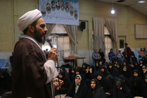 اعزام نخستین گروه از دانش‌آموزان ناحیه 4 قم به اردوی راهیان نور