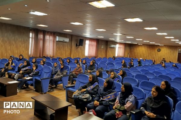 همایش همیاران مشاور با موضوع هدایت تحصیلی