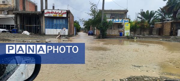وقوع سیل به علت بارش شدید باران در فاریاب کرمان
