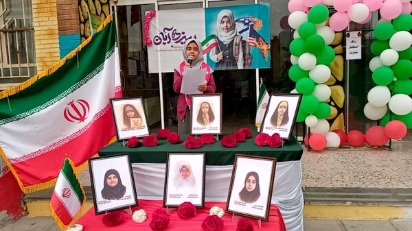 طلوع آگاهی در دل های کوچک؛ جشن روز دانش آموز در دبستان لطیفه