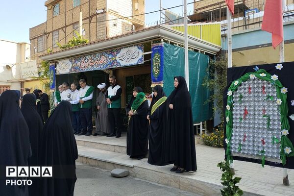 چهارشنبه‌های امام رضایی با حضور خادمان حرم در مدرسه مشکوة نور 