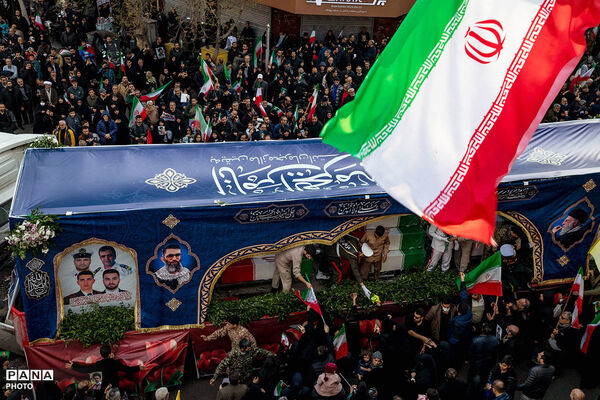 تشییع پیکر شهیدان لاریجانی، سلیمانی و شهدای ناوشکن دنا - 2