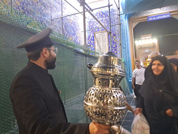 کبوتر حرم مشهد مقدس