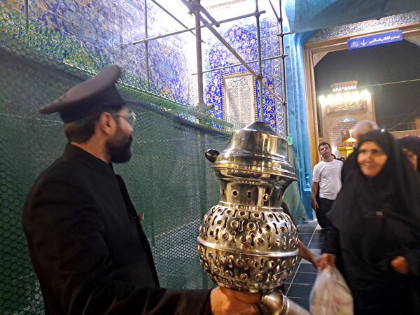 کبوتر حرم مشهد مقدس
