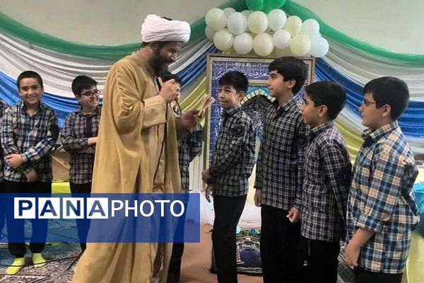 طنینِ نیایش در مدرسه