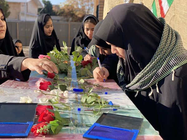 مراسم استقبال از شهید گمنام در شهرستان مه‌ولات
