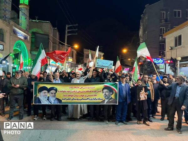 مردم فیروزکوه اجتماع امشب را در کنار دو مهمانانشان گذراندند