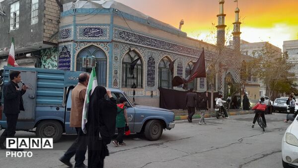 حضور مردم محله  جاهدشهر و مسجد قائم‌المهدی  در مراسم اربعین شهادت آیت‌الله سید علی خامنه‌ای