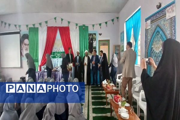 برگزاری جشن دهه کرامت و روز دختر در مدرسه نمونه دولتی فدک