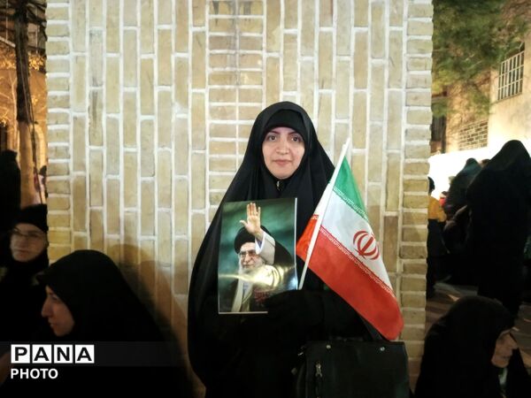 بلوار فضل، صحنه عشق و ارادت ملت به رهبر در شبی دیگر