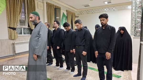 محفل نورانی انس با قرآن کریم به پاسداشت یاد رهبر شهید