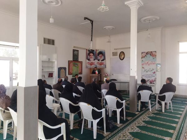 دومین جلسه هدایت تحصیلی پایه نهم دبیرستان نمونه دانش کاشمر