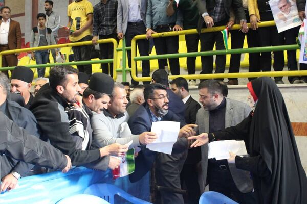 استقبال مردم اهواز از رئیس جمهوری