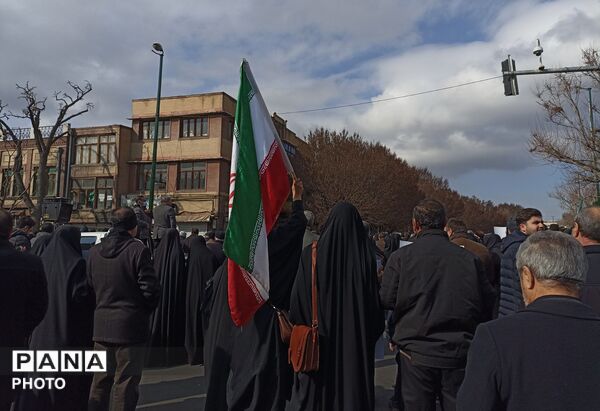 تجدید‌ میثاق‌ مردمان‌ غیور‌ تبریز‌ در‌ تشییع‌ پیکر‌ شهدای اقتدار
