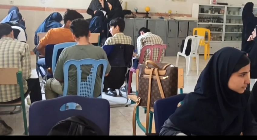 درخشش دانش‌آموزان لرستانی در رقابت‌های استانی مهارت‌های آزمایشگاهی