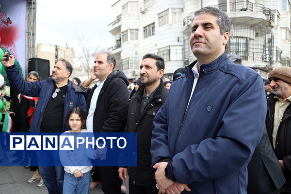 راهپیمایی باشکوه ۲۲ بهمن در قاب تصویر