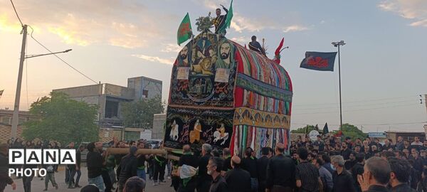 شکوهِ سوگ در پناهِ قدمگاه علی (ع)؛ نخل‌گردانی، بازخوانیِ پیوندِ عشق و ارادت