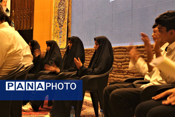 کارگاه نمایشنامه خوانی و نقد فیلم دفاع مقدس در قم