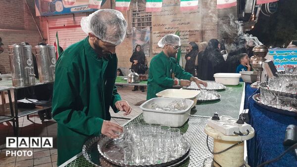 چایخانه حضرت زهرا(س) میزبان عزاداران مسجد جامع نیشابور
