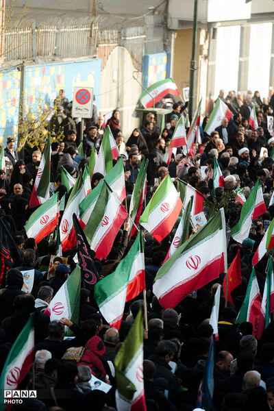 با تو قد می‌کشیم...