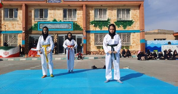 المپیاد ورزشی دبیرستان فرهنگیان ناحیه۷ مشهد 