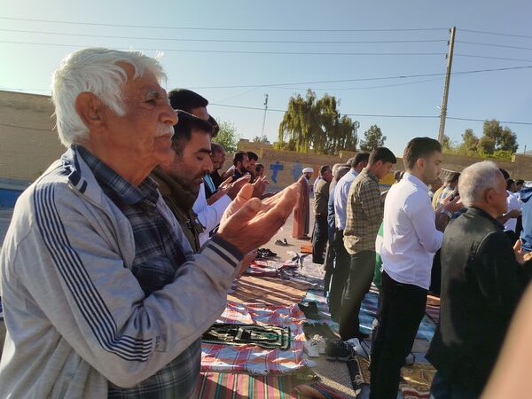 نماز عید فطر ۱۴۰۴ در روستای ظفرآباد شیراز اقامه شد