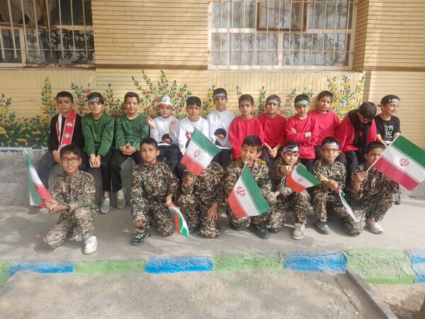 زنگ استکبار ستیزی در مدارس رضویه