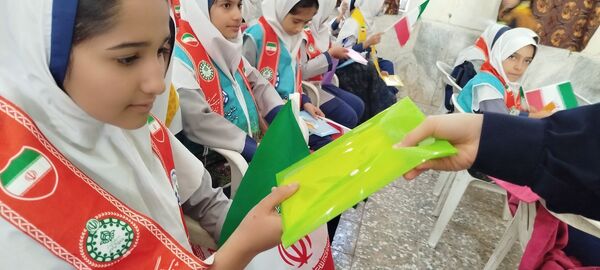 دوره‌های آموزشی یاور مربیان؛ گامی برای توانمندسازی دانش‌آموزان پیشتاز