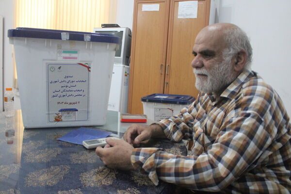 جلسه هماهنگی ستاد انتخابات شورای دانش‌آموزی استان بوشهر 