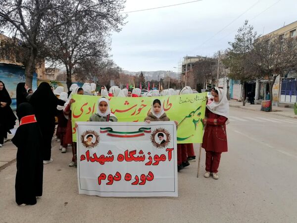 پیمان دانش‌آموزان با آرمان‌های انقلاب