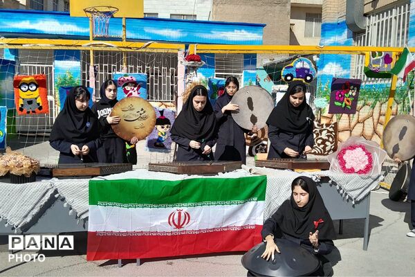 بازارچه کارآفرینی در دبیرستان حجاب