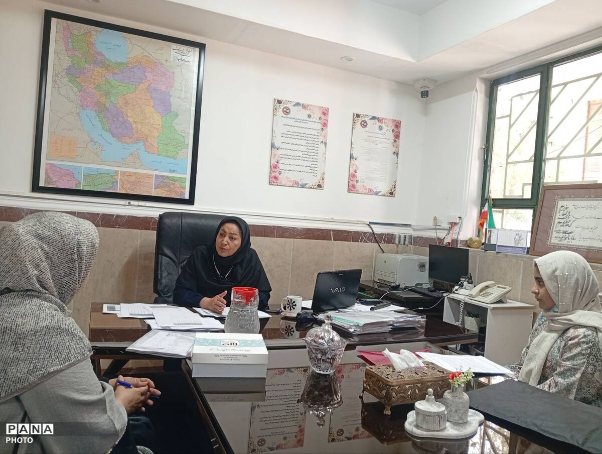 آغاز فرآیند ثبت‌نام دبیرستان فرزانگان ۵ ساوجبلاغ با ویژه برنامه «پروژه مهر» 