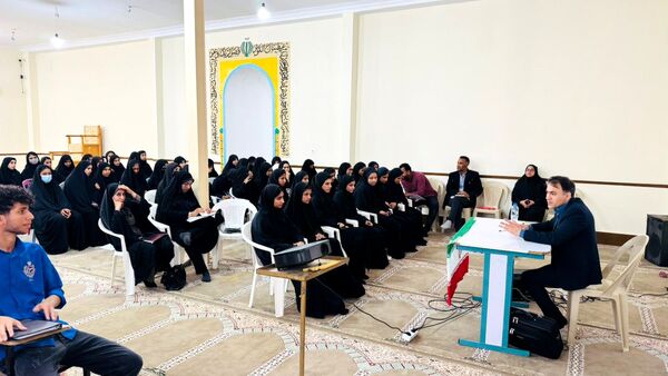 کارگاه تخصصی مشاوره تحصیلی برای دانش‌آموزان پایه دوازدهم در سندرک