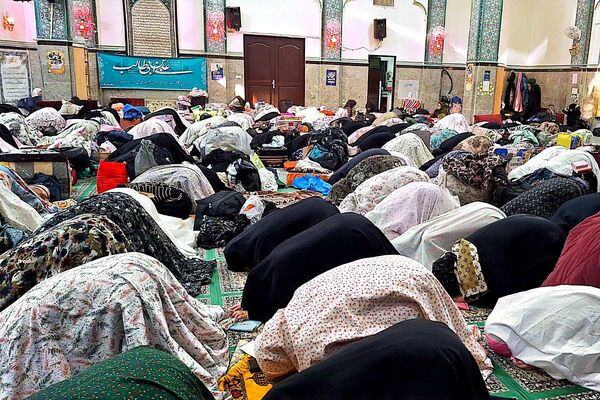 آشتی دانش‌آموزان ستایش وصابران یک  با خویشتن در خلوت اعتکاف