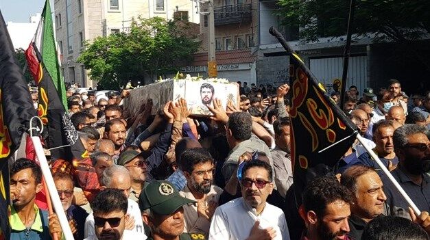 استقبال از پیکر پاک و مطهر شهید دوران دفاع مقدس در بوشهر