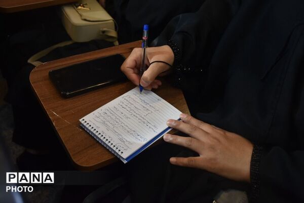 پایان دوره آموزشی آشنایی با وظایف سازمانی نیروهای سرایدار و خدمتگزار تبادکان