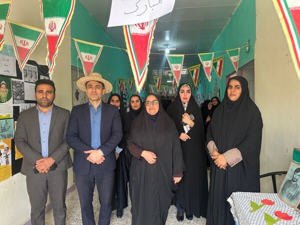 ۲۲ بهمن؛ نمایش خلاقیت دانش‌آموزان سردشتی در غرفه‌های فرهنگی و آموزشی