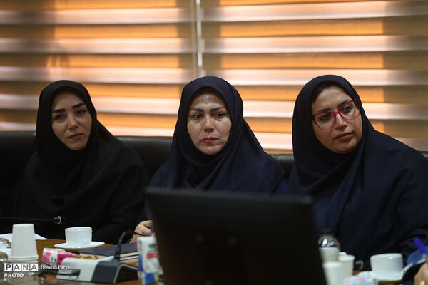نشست هم اندیشی وزیر آموزش و پرورش با منتخبی از معلمان مدارس
