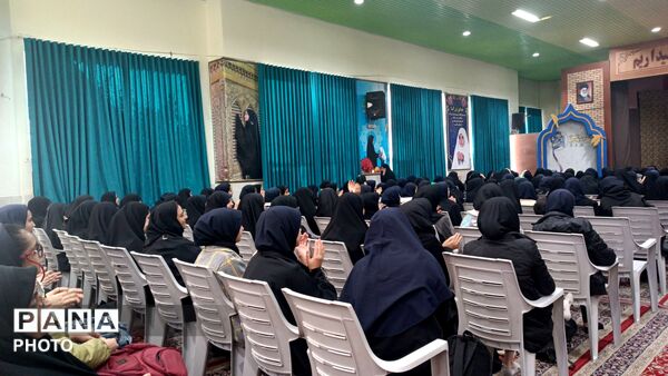 نشست تبیینی اعضای شورای دانش آموزی نواحی مشهد