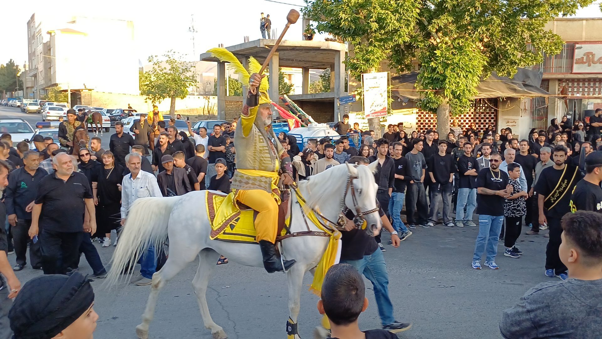 کاروان عاشورایی در تفرش همزمان با دومین روز محرم الحرام 