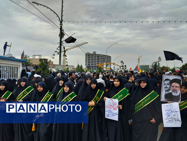 مراسم بزرگداشت شهدای خدمت با حضور نوجوانان انقلابی