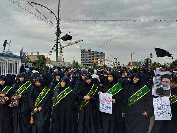 مراسم بزرگداشت شهدای خدمت با حضور نوجوانان انقلابی