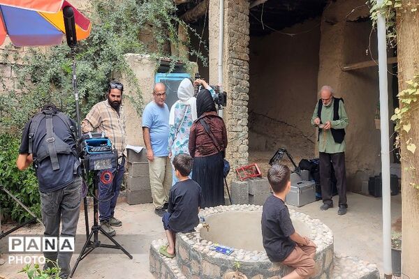 ساخت فیلم سینمایی «دربار» با موضوع ورود رهبر در سال ۱۳۶۵ به شهر بار 