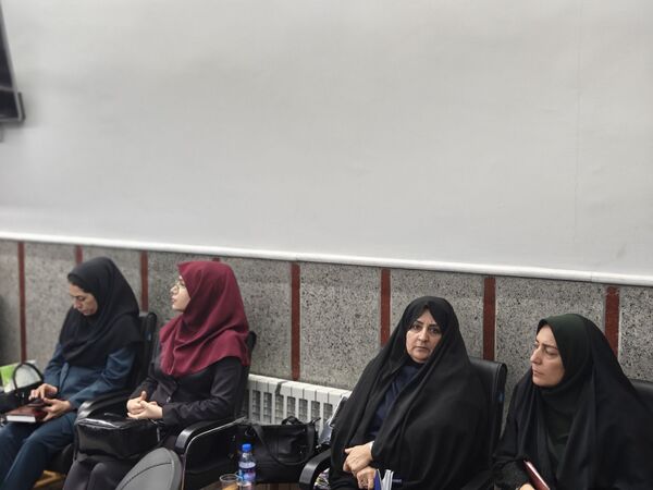 (طرح هم راه) همراهی والدین با مدرسه برای رشد آموزشی و تربیتی دانش‌آموزان پایه اول