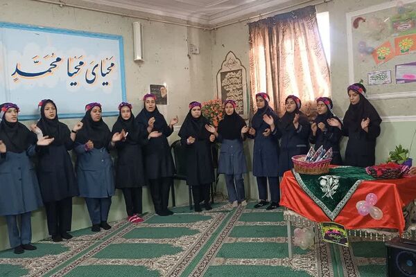 مراسم باشکوه میلاد حضرت زینب(س) و روز پرستار در مدارس شهرستان ورامین