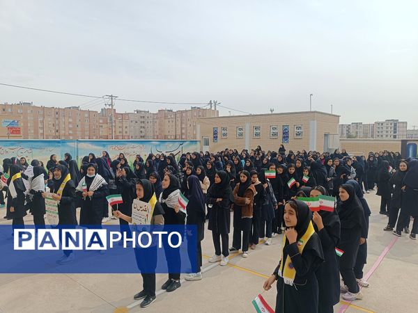 نکوداشت شهادت رهبر مقاومت در دبیرستان شهید باقری 