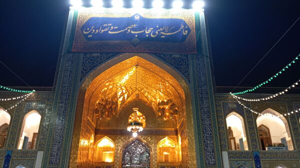 گل آرایی و چراغانی حرم رضوی 