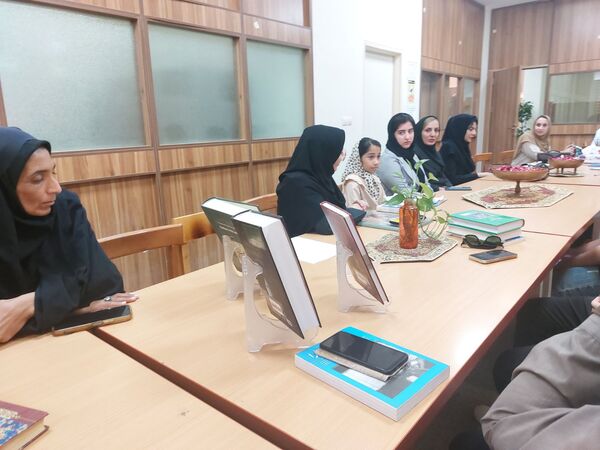 گردهمایی هنرمندان به مناسبت بزرگداشت استاد شهریار در شهرستان حاجی آباد