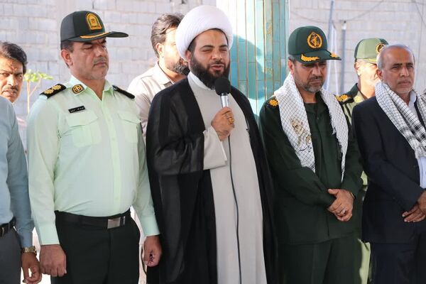 غبارروبی مقبره و مزار شهدای گمنام در شهرستان بندرخمیر